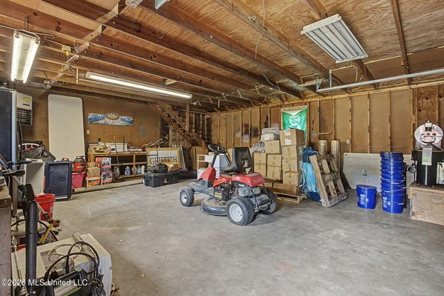 8351 Whitehead Drive, Southaven, MS 38671