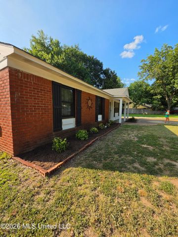 8351 Whitehead Drive, Southaven, MS 38671