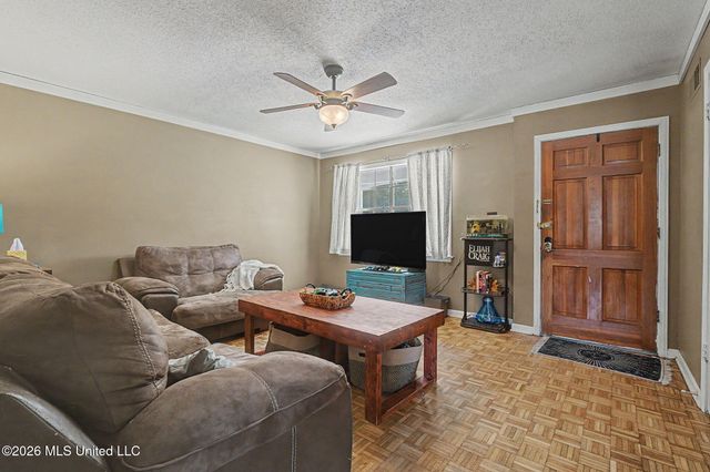 8351 Whitehead Drive, Southaven, MS 38671
