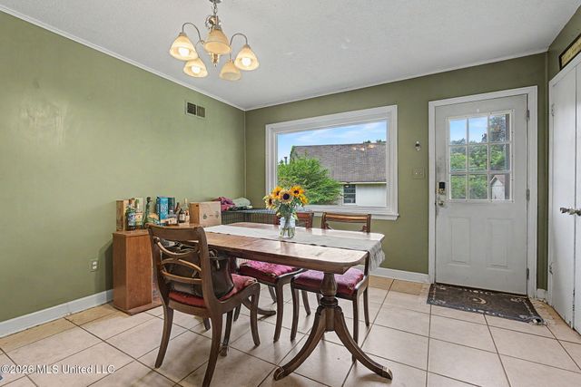 8351 Whitehead Drive, Southaven, MS 38671