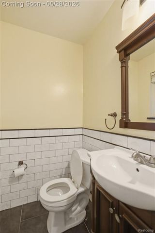 29108 Dover Avenue, Warren, MI 48088