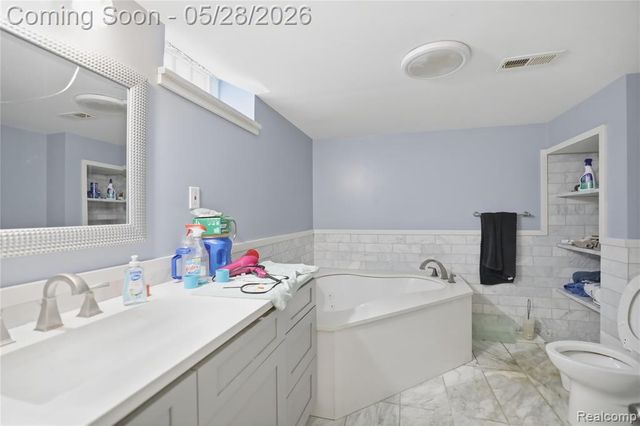 29108 Dover Avenue, Warren, MI 48088