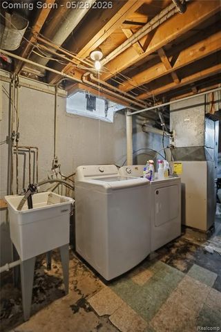 29108 Dover Avenue, Warren, MI 48088
