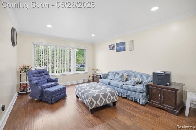 29108 Dover Avenue, Warren, MI 48088