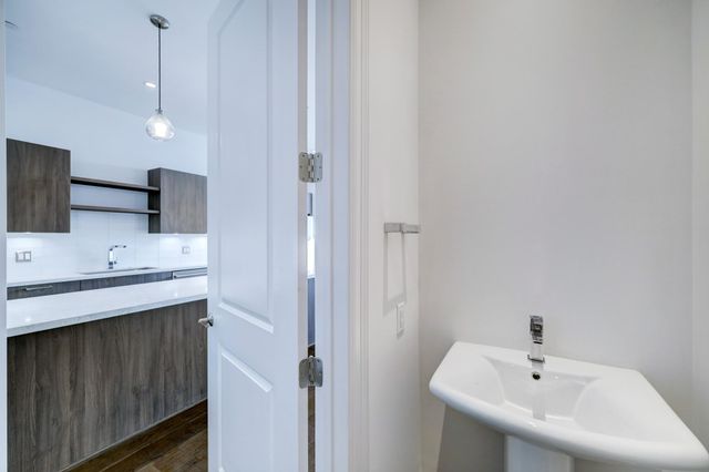1211 Caroline Street 1604, Houston, TX 77002