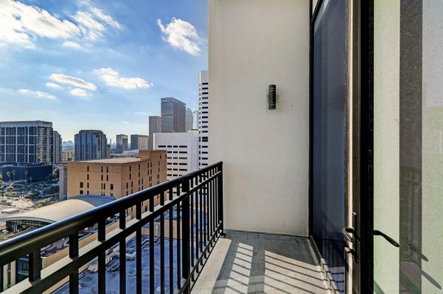 1211 Caroline Street 1604, Houston, TX 77002