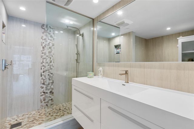 3850 GALT OCEAN Drive 1504, Fort Lauderdale, FL 33308