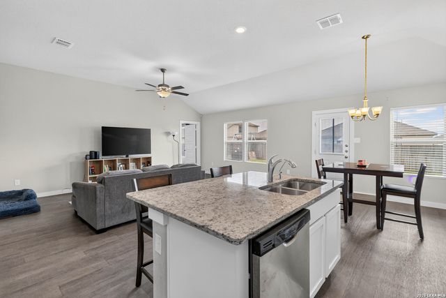 10746 Francisco Way, Converse, TX 78109
