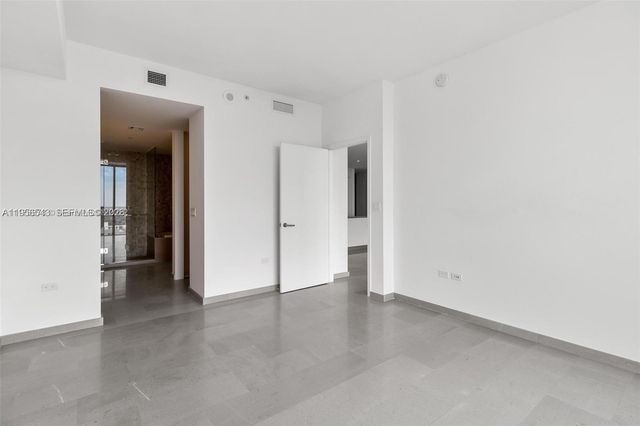 88 SW 7th St 2104, Miami, FL 33130