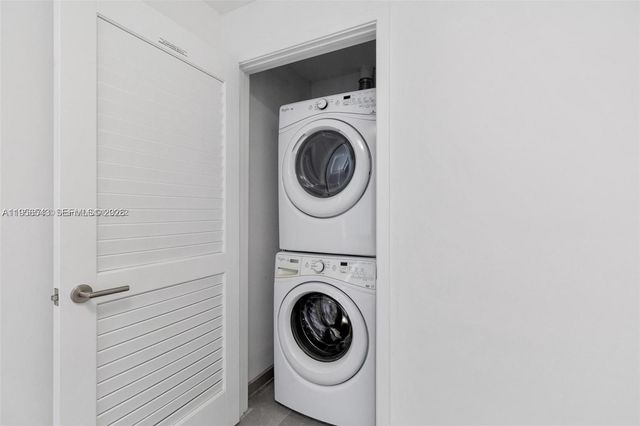 88 SW 7th St 2104, Miami, FL 33130