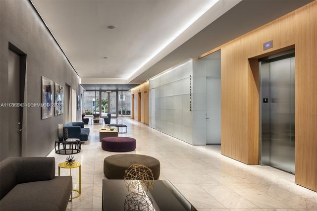 88 SW 7th St 2104, Miami, FL 33130