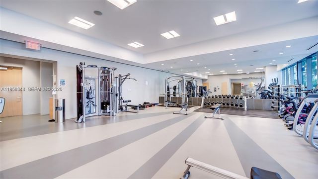 88 SW 7th St 2104, Miami, FL 33130