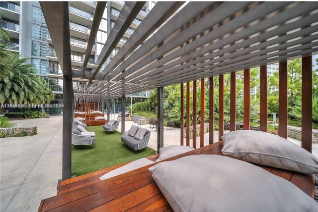 88 SW 7th St 2104, Miami, FL 33130