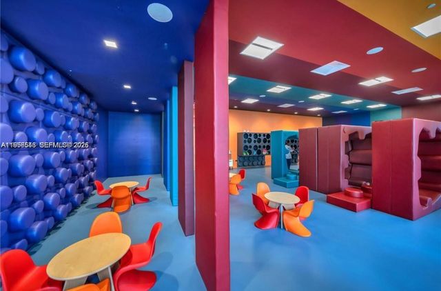 88 SW 7th St 2104, Miami, FL 33130