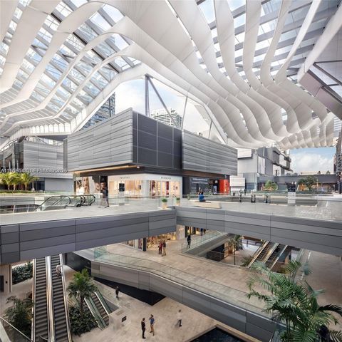 88 SW 7th St 2104, Miami, FL 33130