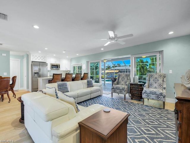 3840 SE 13th AVE, Cape Coral, FL 33904