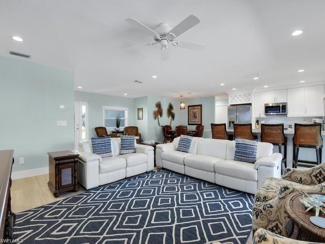 3840 SE 13th AVE, Cape Coral, FL 33904