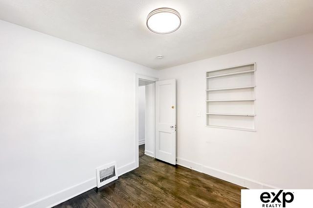 4643 Larimore Avenue, Omaha, NE 68104