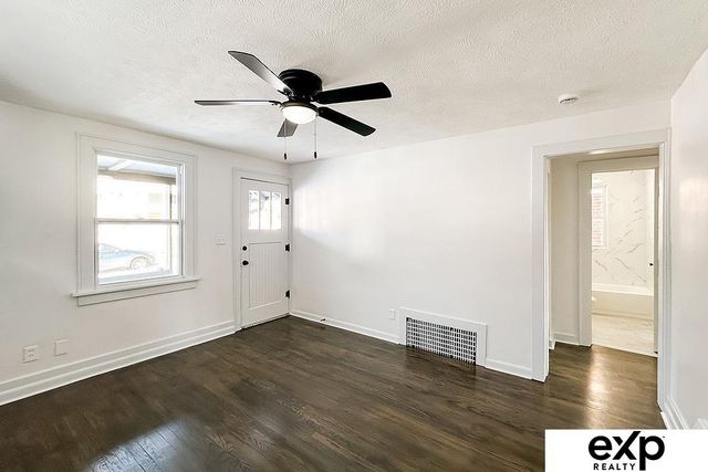 4643 Larimore Avenue, Omaha, NE 68104