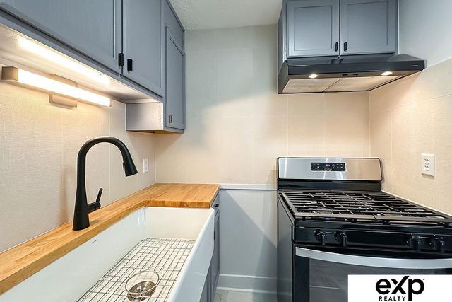 4643 Larimore Avenue, Omaha, NE 68104