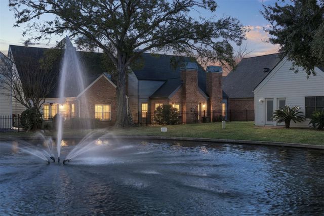 7671 Ameswood Road, Houston, TX 77095