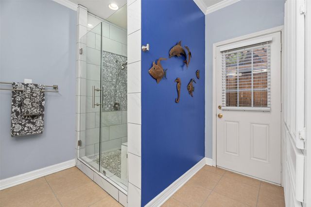 7671 Ameswood Road, Houston, TX 77095