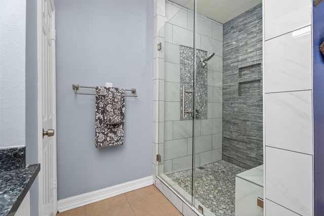 7671 Ameswood Road, Houston, TX 77095