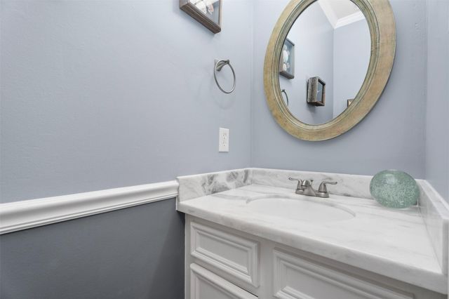 7671 Ameswood Road, Houston, TX 77095