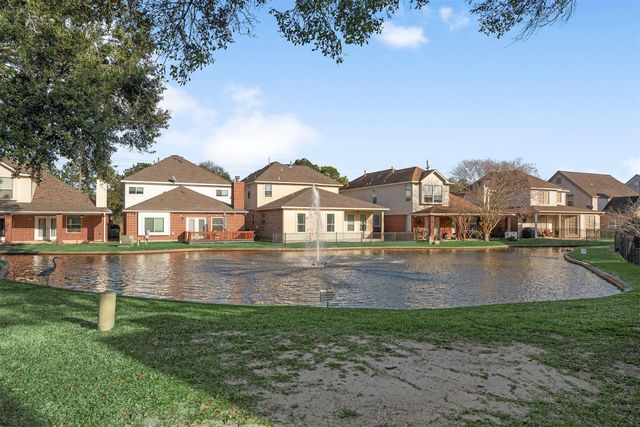 7671 Ameswood Road, Houston, TX 77095