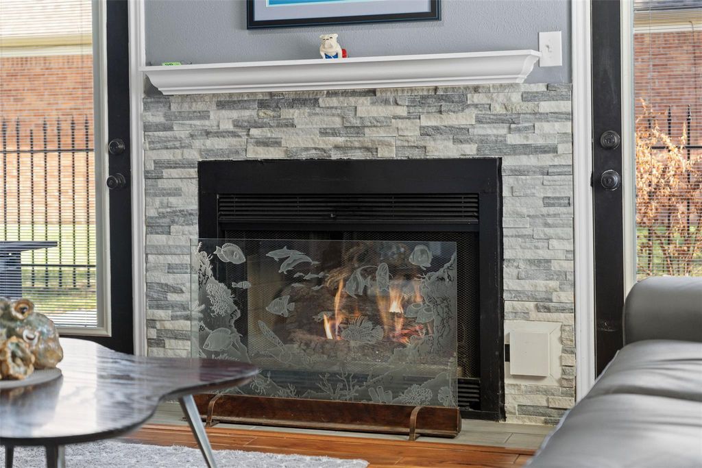 Image 10 of property listing at 7671 Ameswood Road, Houston, TX 77095