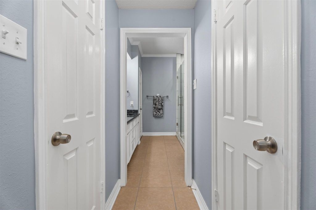 Image 22 of property listing at 7671 Ameswood Road, Houston, TX 77095