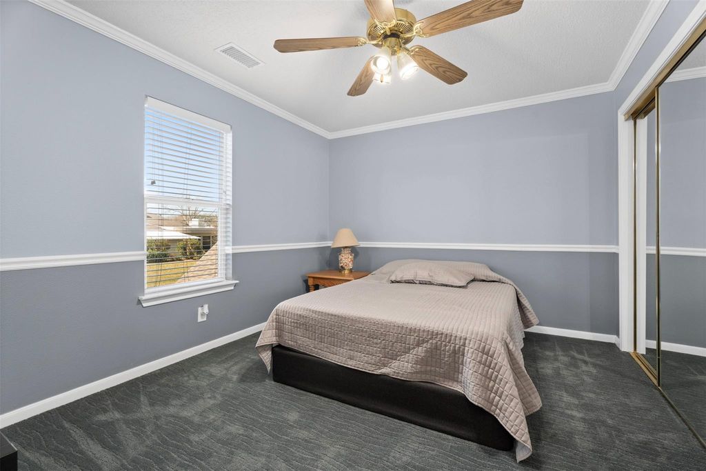 Image 31 of property listing at 7671 Ameswood Road, Houston, TX 77095