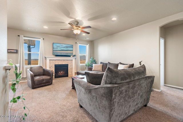 13019 N Loveland WAY, Hayden, ID 83835
