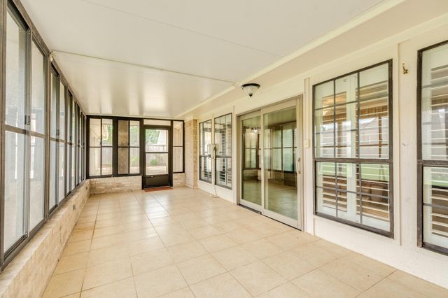 712 Browning Street, Angleton, TX 77515