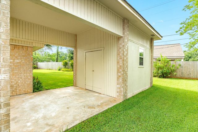 712 Browning Street, Angleton, TX 77515