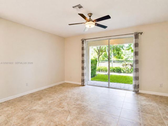 331 NE 47th Place 331, Deerfield Beach, FL 33064
