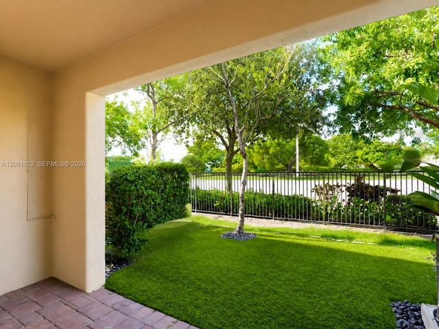 331 NE 47th Place 331, Deerfield Beach, FL 33064