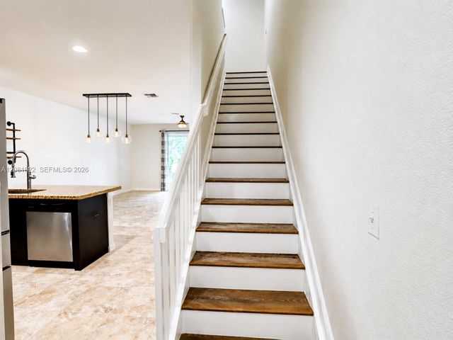 331 NE 47th Place 331, Deerfield Beach, FL 33064