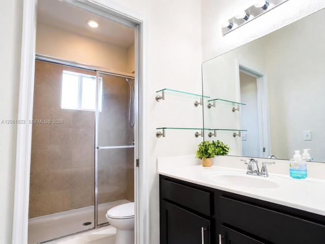 331 NE 47th Place 331, Deerfield Beach, FL 33064