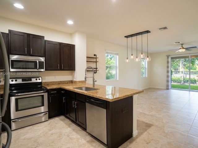 331 NE 47th Place 331, Deerfield Beach, FL 33064