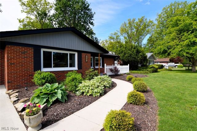 28601 Holly Drive, North Olmsted, OH 44070