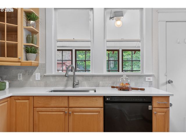 7204 N MISSISSIPPI Ave, Portland, OR 97217