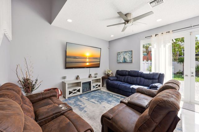 1327 Isleworth Court, Royal Palm Beach, FL 33411