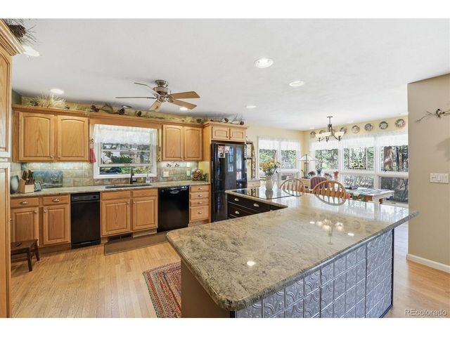 6640 Perry Park Blvd, Larkspur, CO 80118