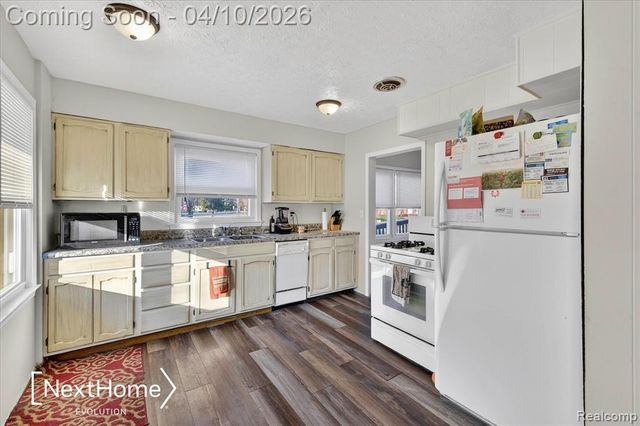 46295 Chatsworth Drive, Van Buren, MI 48111