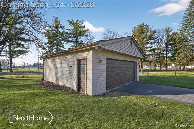 46295 Chatsworth Drive, Van Buren, MI 48111
