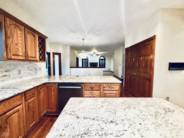 45 Meadowview Lane, Greenwood, IN 46142