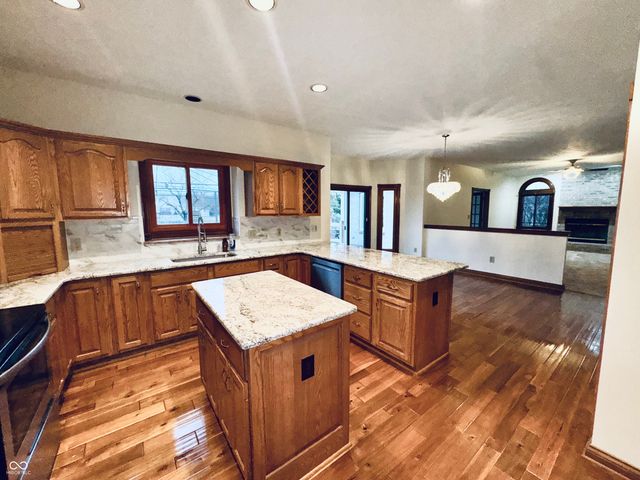 45 Meadowview Lane, Greenwood, IN 46142