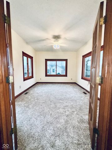 45 Meadowview Lane, Greenwood, IN 46142