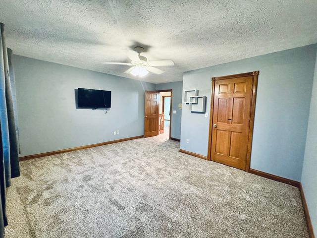 45 Meadowview Lane, Greenwood, IN 46142